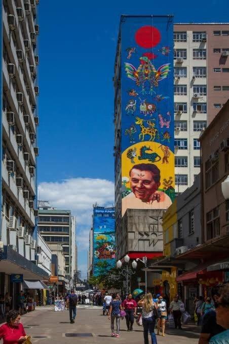 Com Banheira Em Area Boemia De