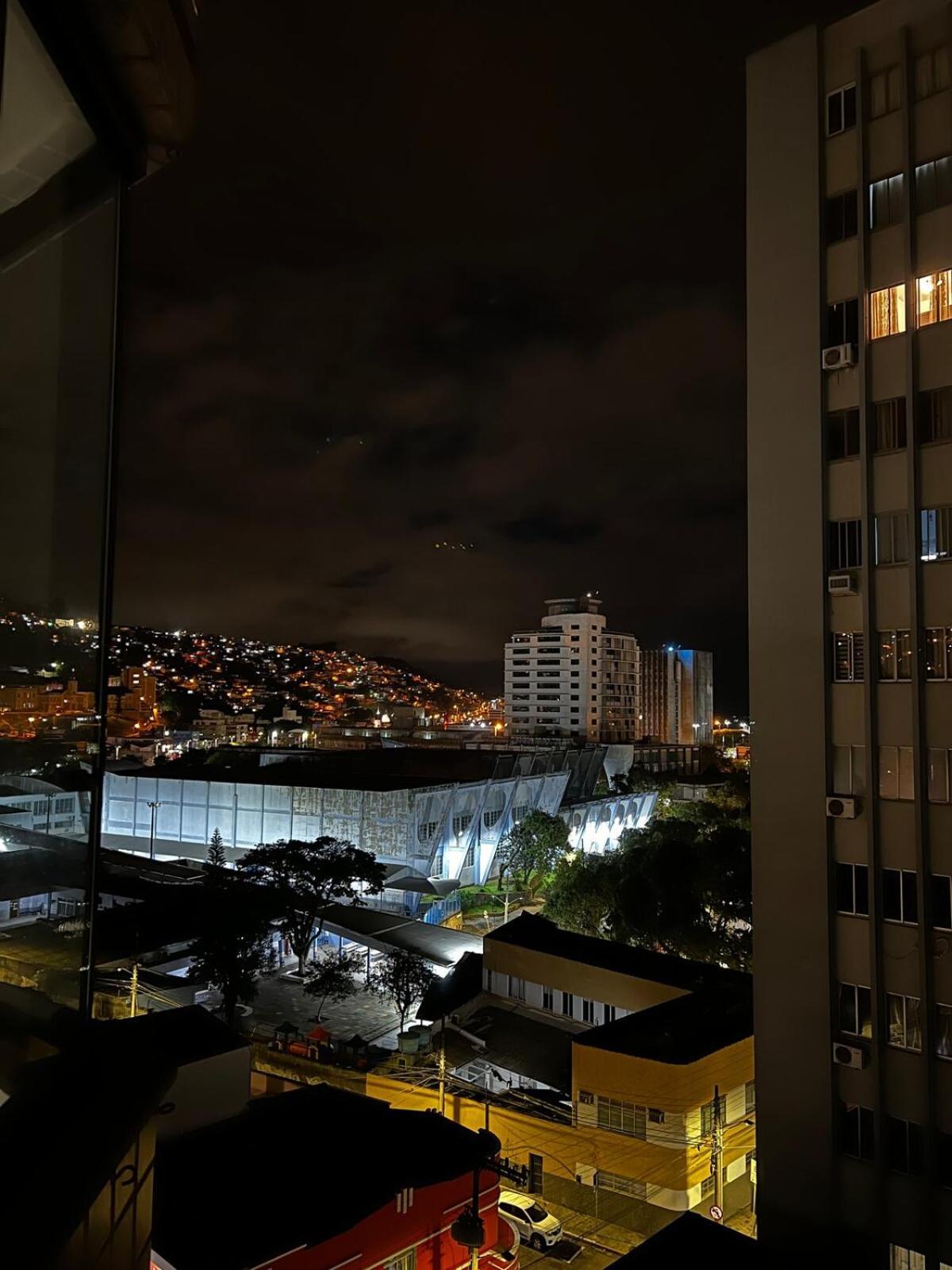 Com Banheira Em Area Boemia De *